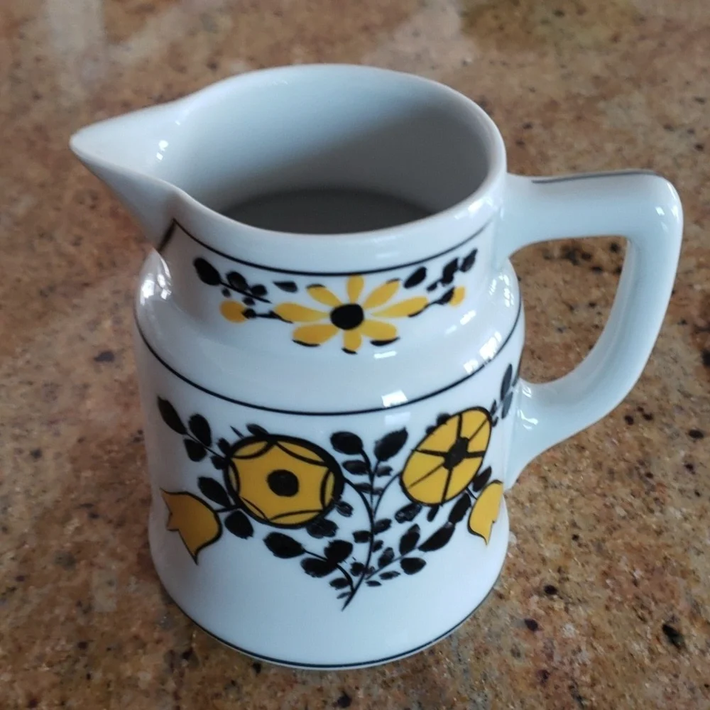 Vintage RK G Czechoslovakia Porcelain Retro Floral Creamer Pitcher 1/4 Liter